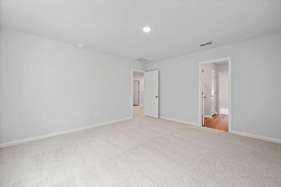 Spacious, unfurnished interior of a new home in Grand Arbor, Blythewood (Image 20).