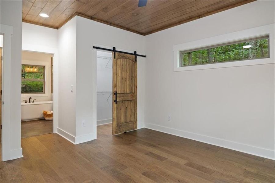 Spacious, unfurnished interior of a new home in , Ellijay (Image 39).
