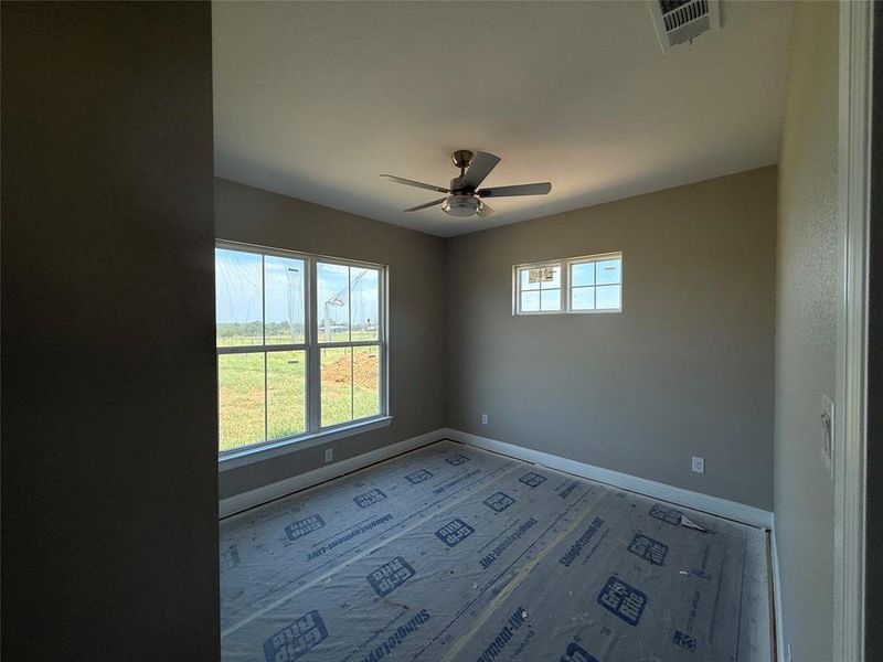 Spacious, unfurnished interior of a new home in , Paradise (Image 11).