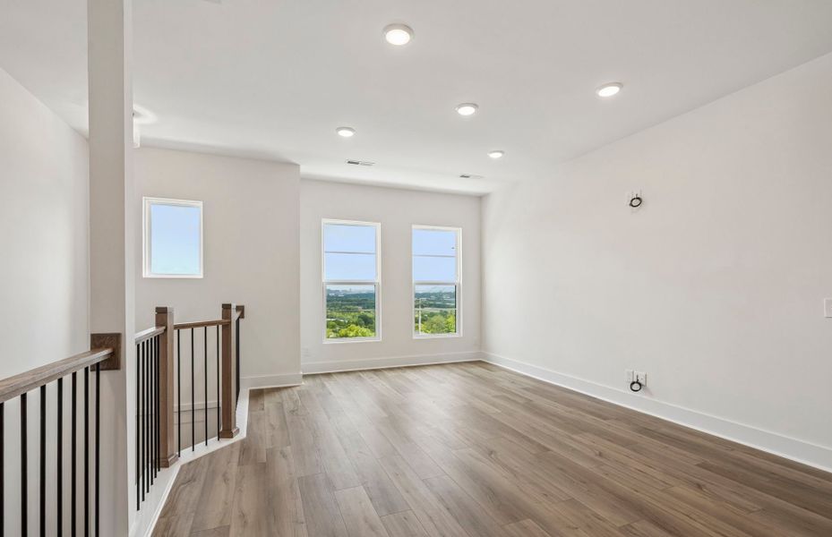 Spacious, unfurnished interior of a new home in Skyline, Nashville (Image 30).