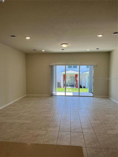 Spacious, unfurnished interior of a new home in , Davenport (Image 8).