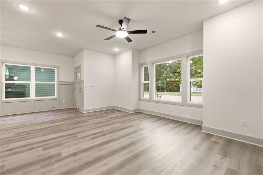 Spacious, unfurnished interior of a new home in , Athens (Image 15).