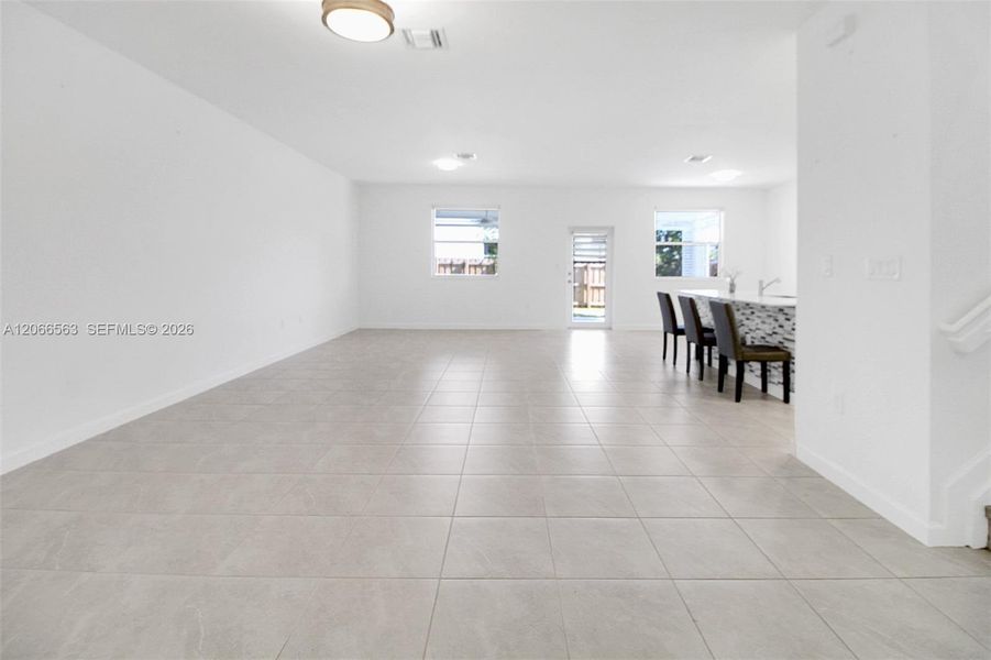 Spacious, unfurnished interior of a new home in , Homestead (Image 36).