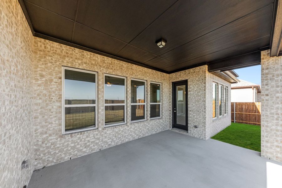 Representative exterior details of a home built from the Belton by UnionMain Homes in Myrtle Creek, Waxahachie (Image 3). Representative exterior details of a home built from the Belton by UnionMain Homes in Myrtle Creek, Waxahachie (Image 3).