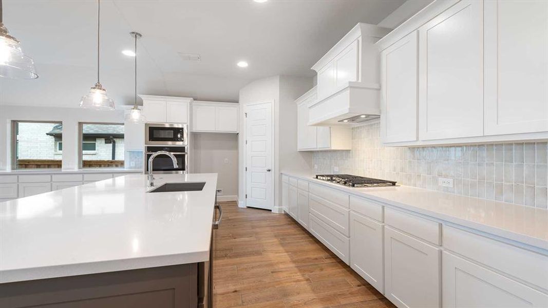 Furnished interior view inside a new home in Walsh Ranch 55', Fort Worth (Image 7). Furnished interior view inside a new home in Walsh Ranch 55', Fort Worth (Image 7).