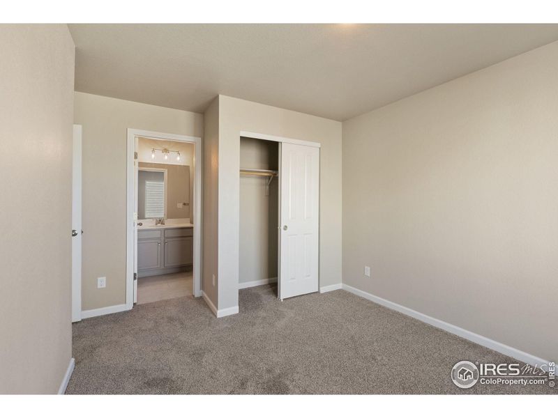 Spacious, unfurnished interior of a new home in Spring Valley, Longmont (Image 20). Spacious, unfurnished interior of a new home in Spring Valley, Longmont (Image 20).
