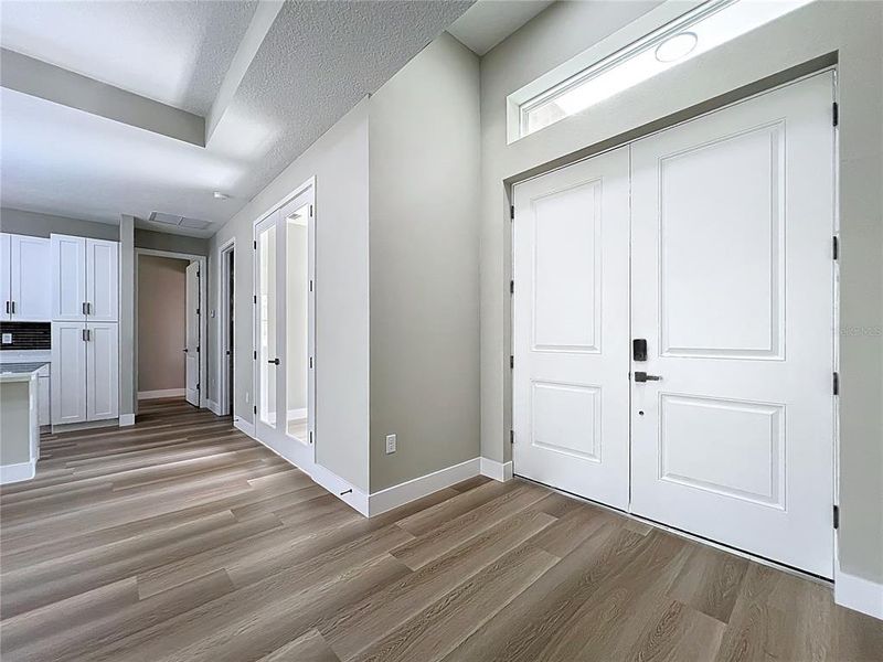 Spacious, unfurnished interior of a new home in , Citrus Springs (Image 16).