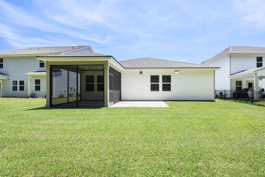 Exterior details and patio area of a home in Waterways, Richmond Hill (Image 20).