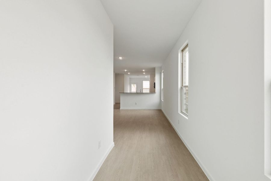 Spacious, unfurnished interior of a new home in River Ranch, Dayton (Image 21).