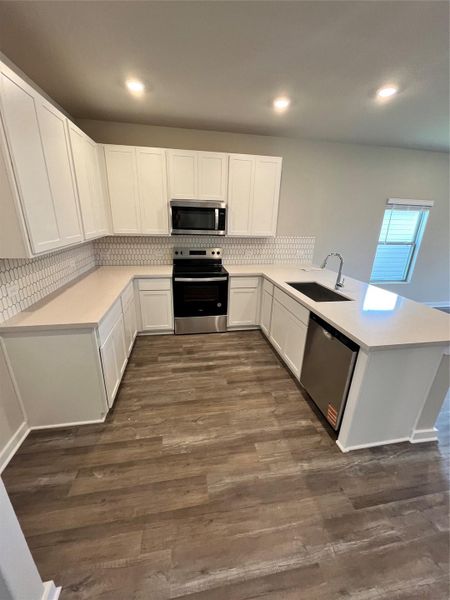 Light & Bright Open Concept Kitchen Light & Bright Open Concept Kitchen