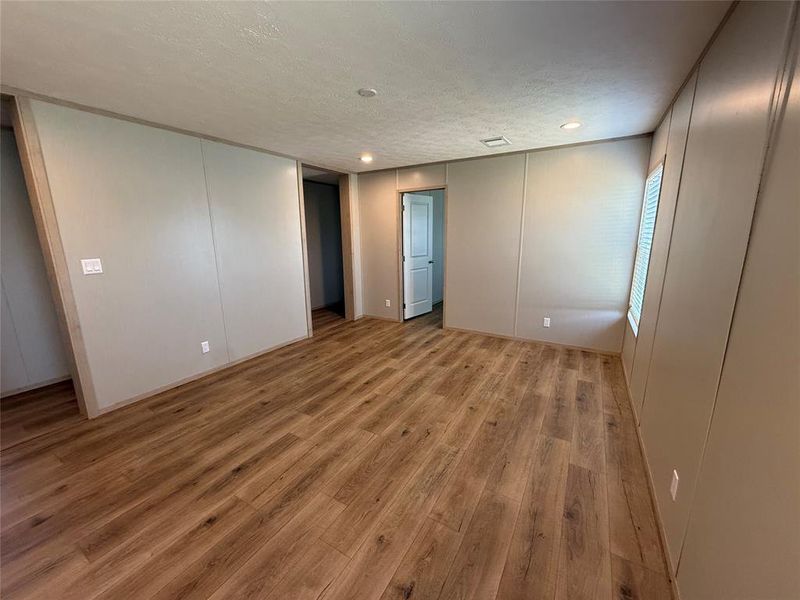 Spacious, unfurnished interior of a new home in , Bridgeport (Image 27).