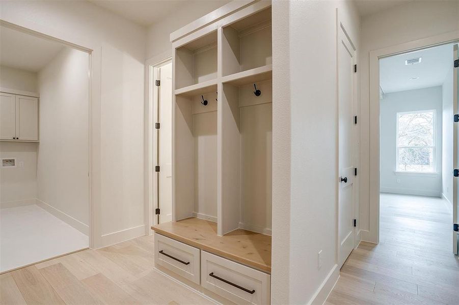 Furnished interior view inside a new home in , Lipan (Image 17).