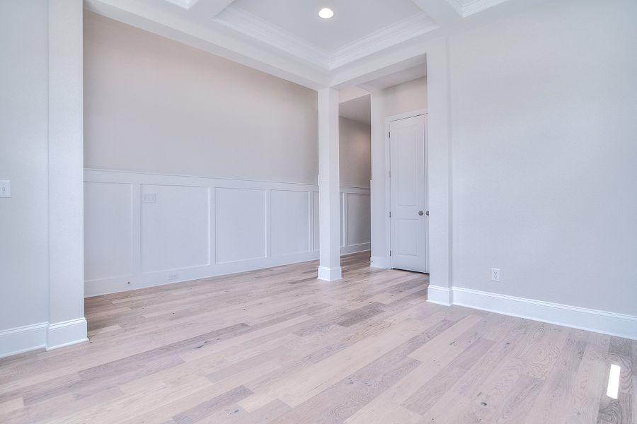 Representative unfurnished interior of a home built from the St Andrews by Greybrook Homes in Edmunds Farm, Clover (Image 48).