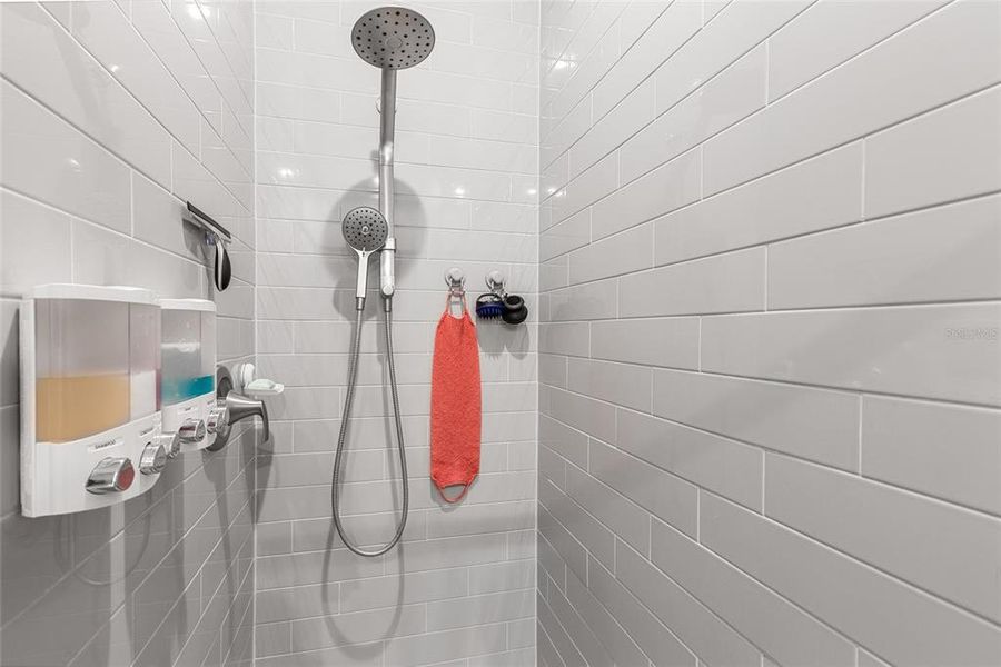 Close-up of interior finishes inside a home in Hickory Grove, Winter Springs (Image 21).