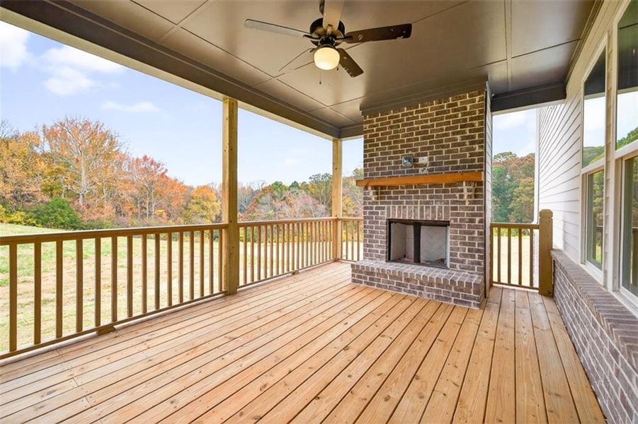 Exterior details and patio area of a home in , Gainesville (Image 39).