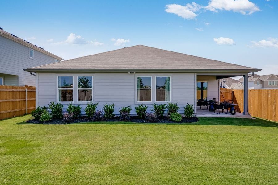 Image 26 representing the Finch by Taylor Morrison in Longview 50s, Del Valle, TX.