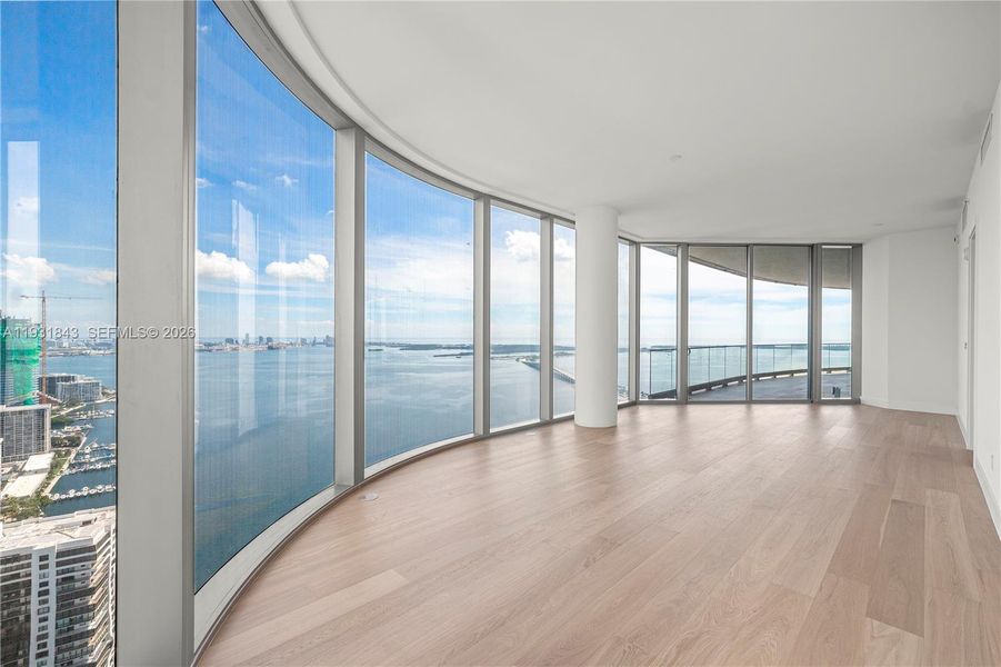 Spacious, unfurnished interior of a new home in Una Residences, Miami (Image 28).