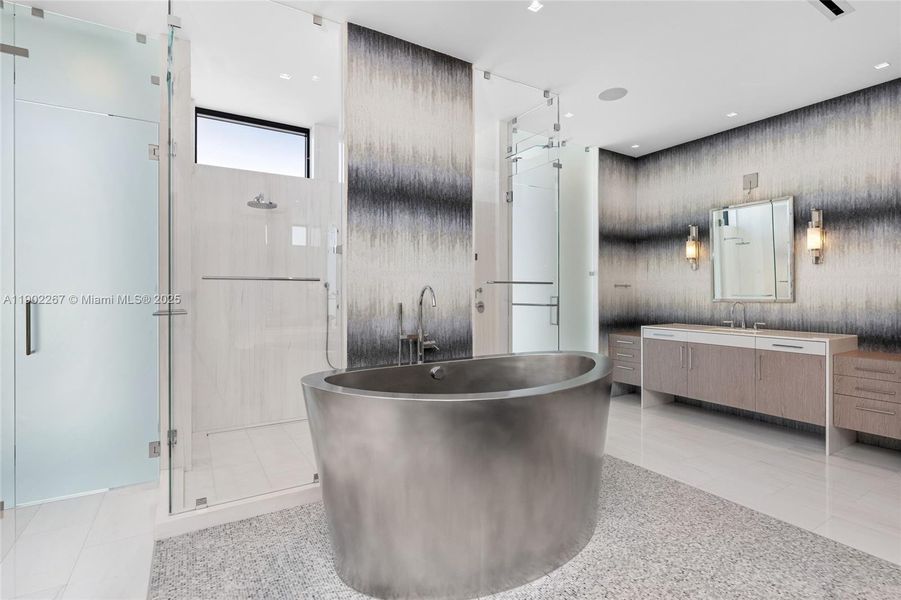 Furnished interior view inside a new home in , Fort Lauderdale (Image 48).