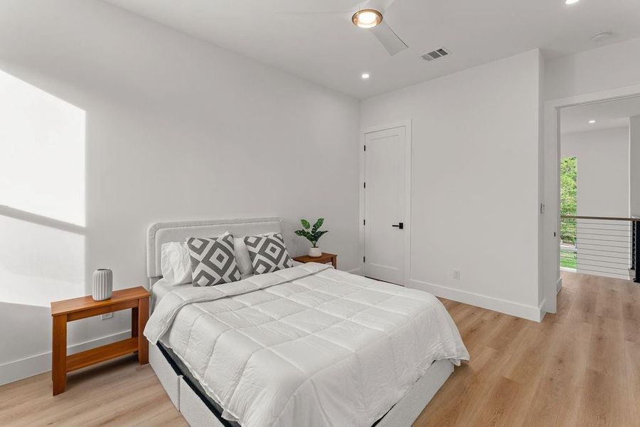 Furnished interior view inside a new home in , Farmers Branch (Image 30).