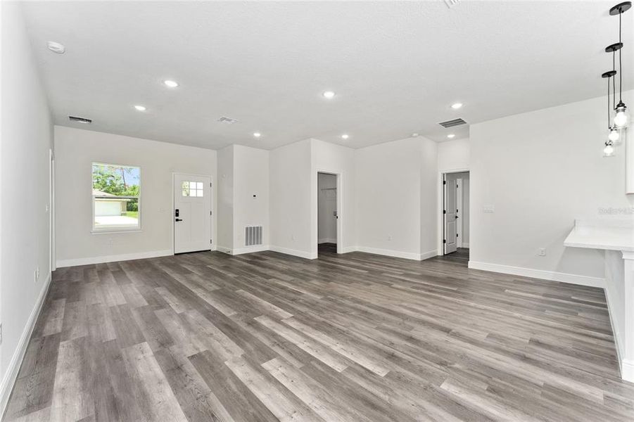 Spacious, unfurnished interior of a new home in , Ocala (Image 30).