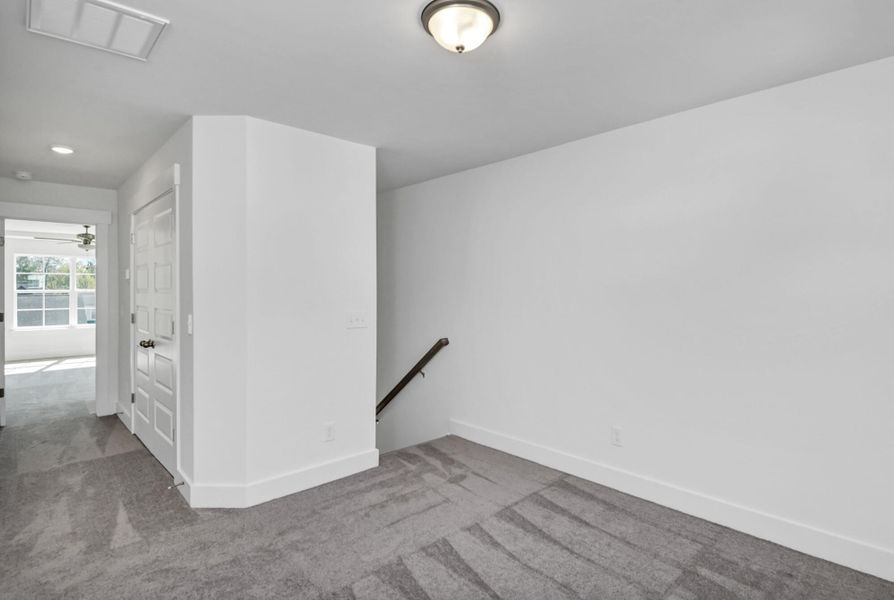 Spacious, unfurnished interior of a new home in Ashton Lakes, Lexington (Image 35).