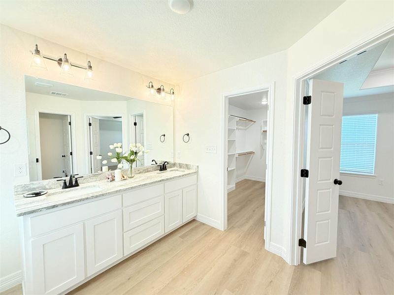 Furnished interior view inside a new home in , Belton (Image 9).