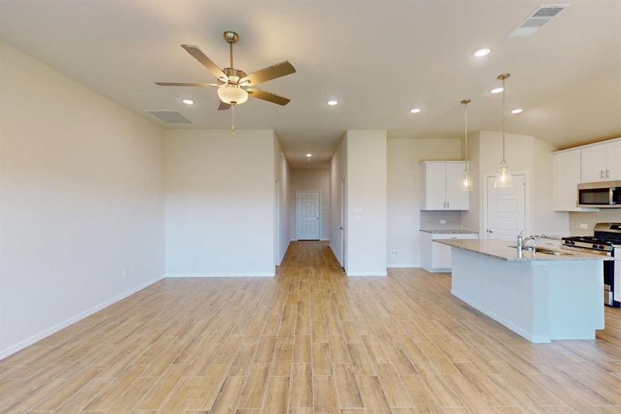 Image 33 of a home in Sanderos. Image 33 of a home in Sanderos.