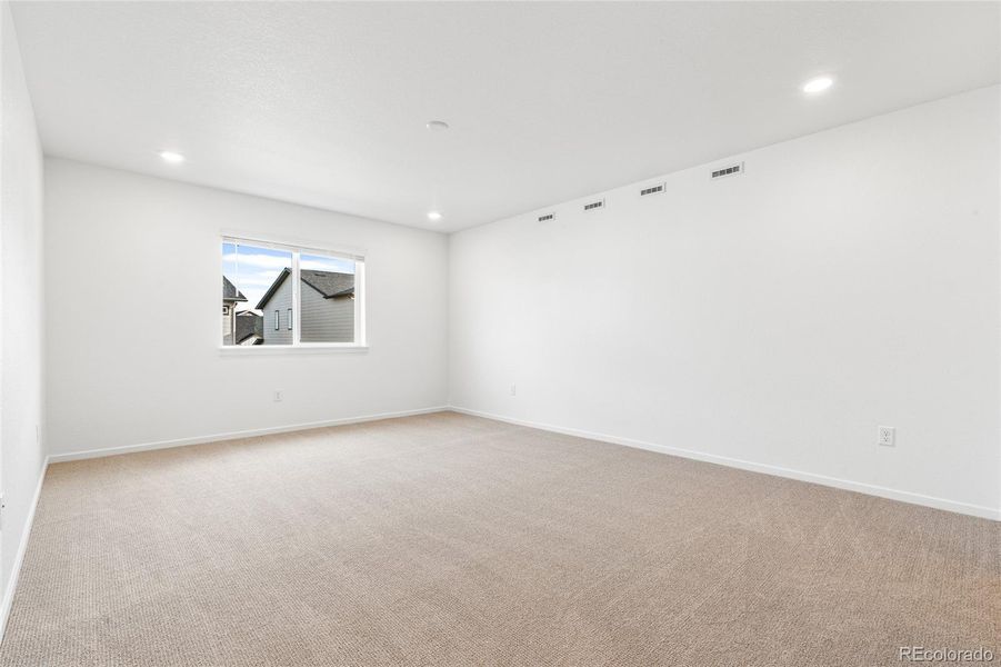 Spacious, unfurnished interior of a new home in Harvest Crossing, Aurora (Image 30).