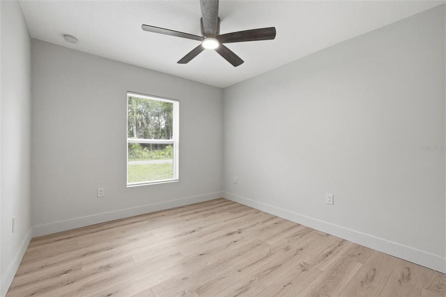 Spacious, unfurnished interior of a new home in , Crystal River (Image 20).