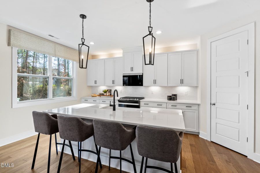 RDU_HighGroveOaks_Eldorado_Lot8_Kitchen3