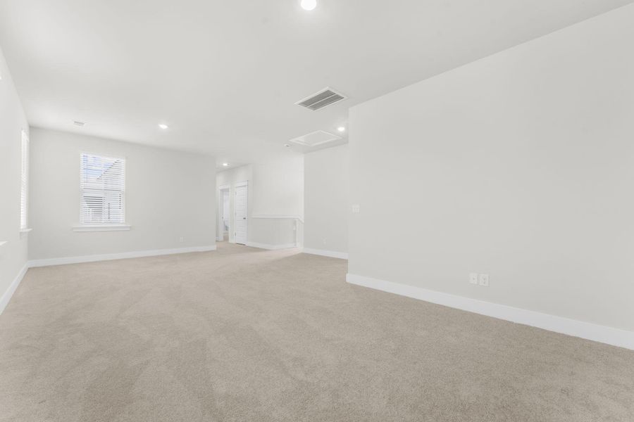 Spacious, unfurnished interior of a new home in Carnes Crossroads, Summerville (Image 19).
