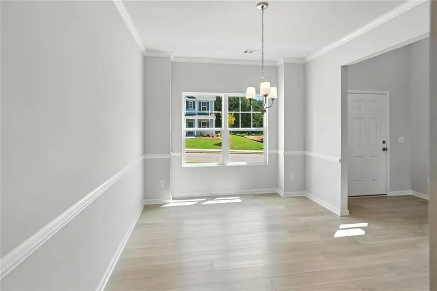 Spacious, unfurnished interior of a new home in Hampton Ridge, Jefferson (Image 14).