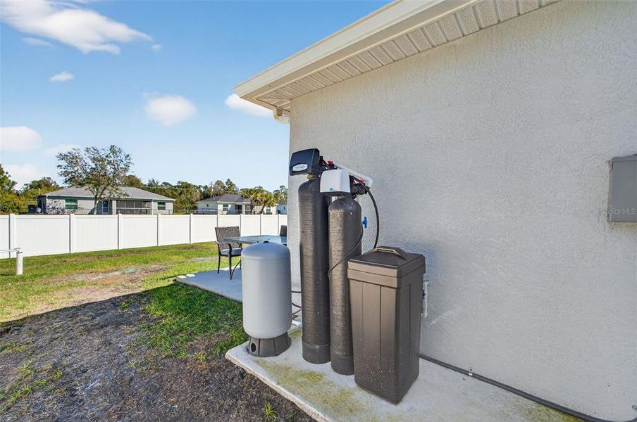 Exterior details and patio area of a home in , North Port (Image 25).