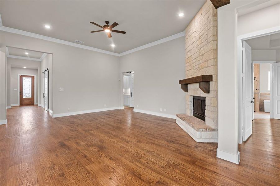 Spacious, unfurnished interior of a new home in King Crossing Estates, Van Alstyne (Image 22). Spacious, unfurnished interior of a new home in King Crossing Estates, Van Alstyne (Image 22).
