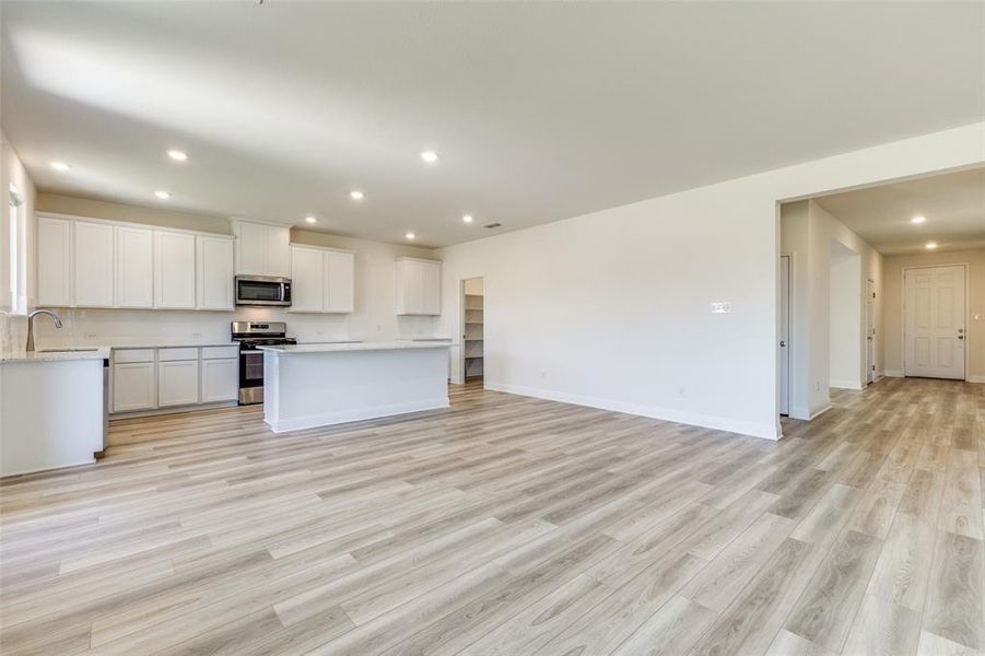 Spacious, unfurnished interior of a new home in Heartland Signature, Crandall (Image 8). Spacious, unfurnished interior of a new home in Heartland Signature, Crandall (Image 8).