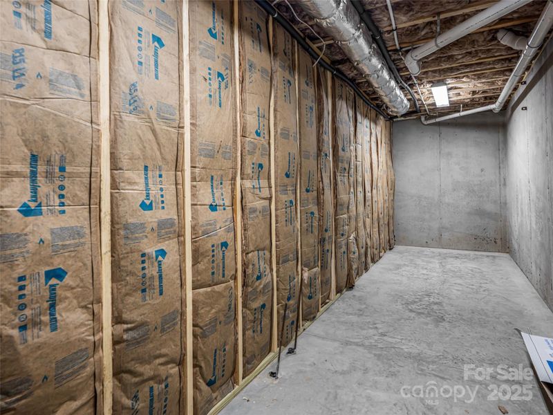 Spacious, unfurnished interior of a new home in , Hendersonville (Image 21).