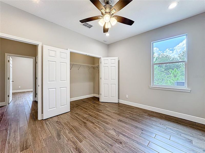Spacious, unfurnished interior of a new home in , Orlando (Image 27).