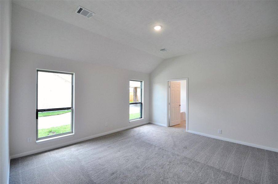 Spacious, unfurnished interior of a new home in , League City (Image 27). Spacious, unfurnished interior of a new home in , League City (Image 27).