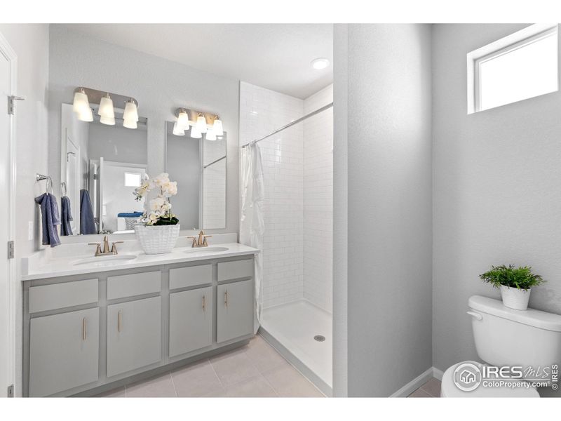 Furnished interior view inside a new home in Thompson River Ranch, Johnstown (Image 16). Furnished interior view inside a new home in Thompson River Ranch, Johnstown (Image 16).