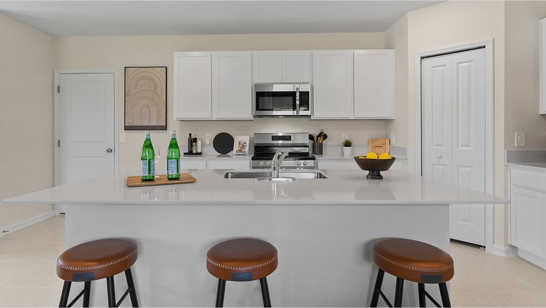 Florida CORE L003 Columbus Kitchen 1of2 F1 Base3 4 18 25