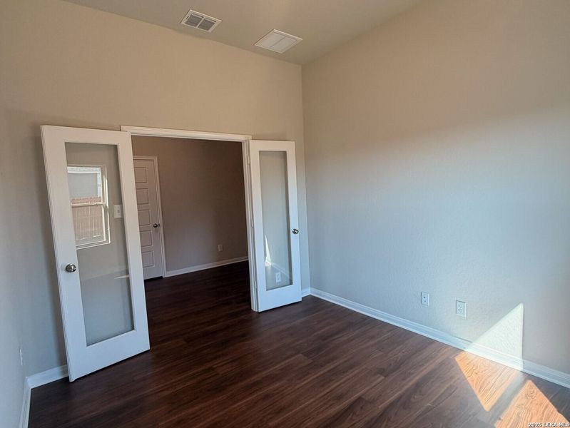 Spacious, unfurnished interior of a new home in Jordan's Ranch, San Antonio (Image 24).