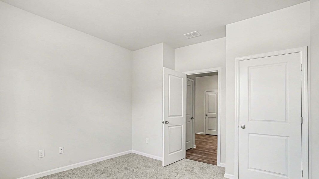 Spacious, unfurnished interior of a new home in Kingston Bay, Conway (Image 19).