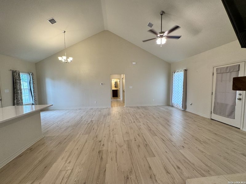 Spacious, unfurnished interior of a new home in , Seguin (Image 13).