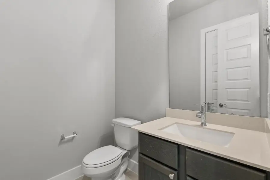 Furnished interior view inside a new home in Beacon Hill, Waller (Image 5).