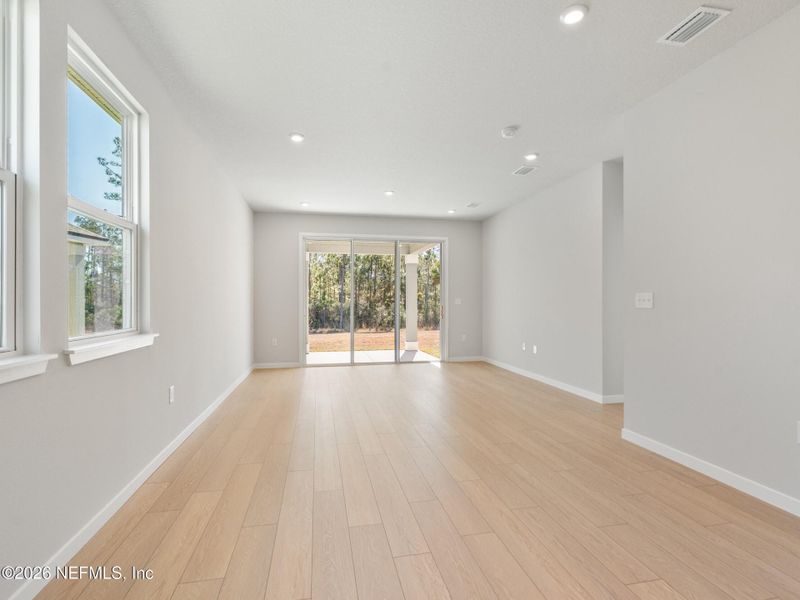 Spacious, unfurnished interior of a new home in Seminole Palms, Palm Coast (Image 14).