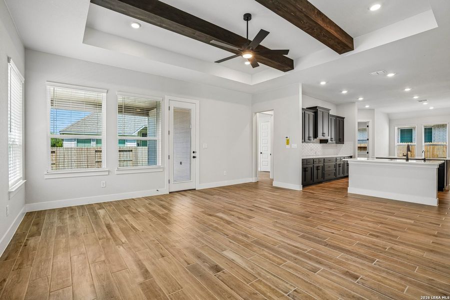 Spacious, unfurnished interior of a new home in Village at Three Oaks, Seguin (Image 13).
