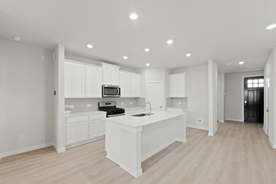 Furnished interior view inside a new home in River Ranch Trails, Dayton (Image 5).