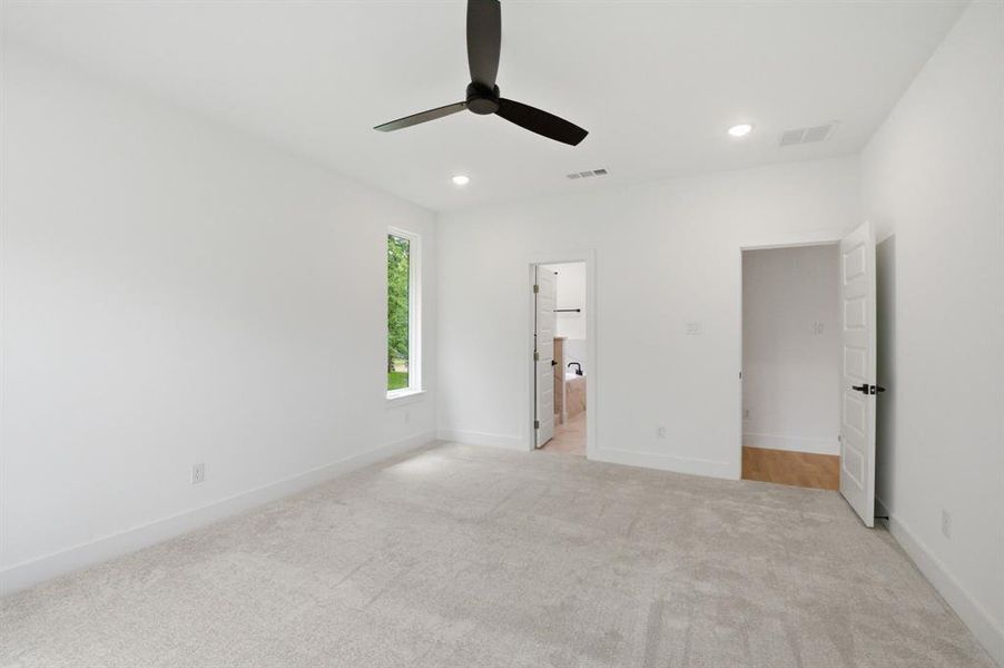 Spacious, unfurnished interior of a new home in , Denison (Image 27).