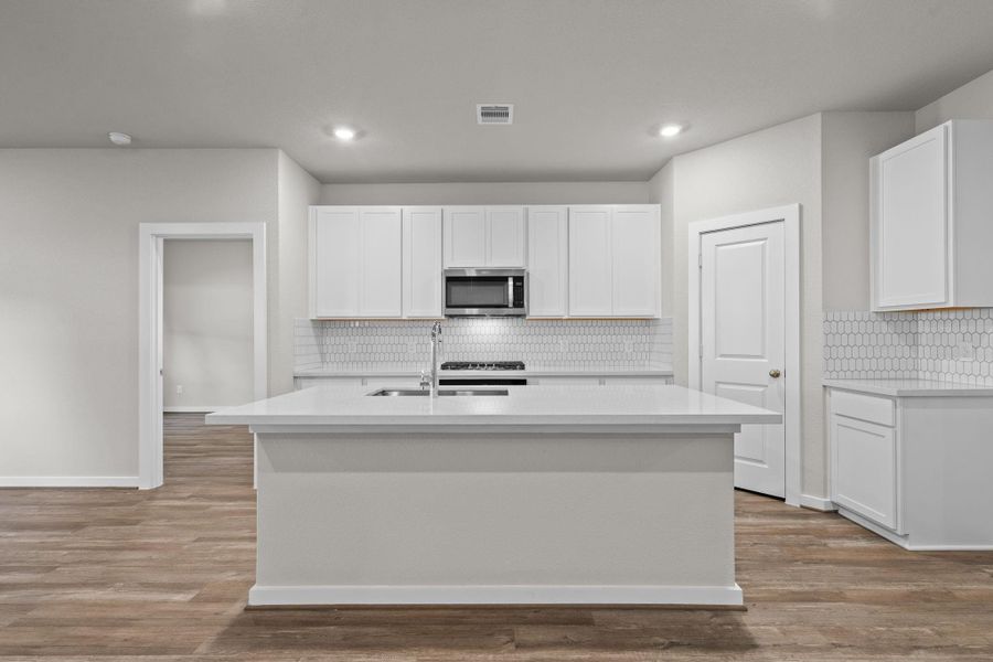 Furnished interior view inside a new home in Westridge Cove, Conroe (Image 6). Furnished interior view inside a new home in Westridge Cove, Conroe (Image 6).