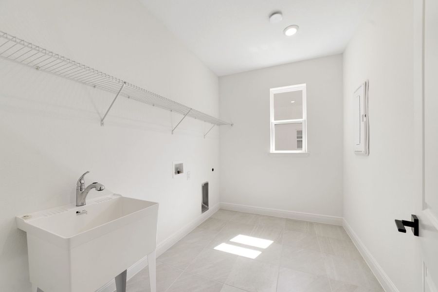 Spacious, unfurnished interior of a new home in Acuera Estates, Apopka (Image 32). Spacious, unfurnished interior of a new home in Acuera Estates, Apopka (Image 32).
